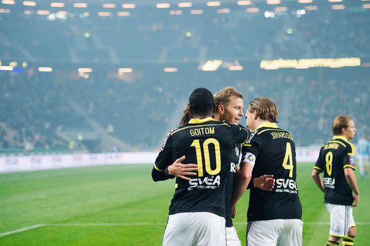 s Per Karlsson kramar om Henok Goitom