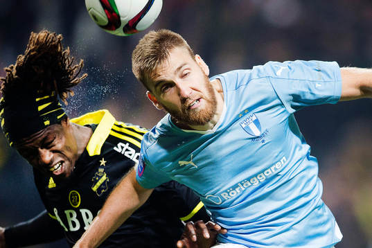 s Mohamed Bangura och Malmös Rasmus Bengtsson
