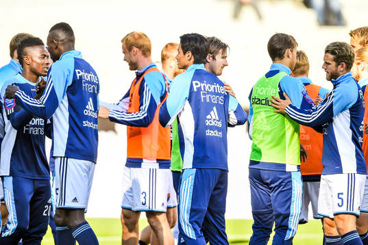 Djurgårdens spelare på uppvärmningen före