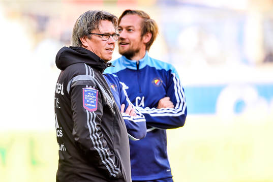 Djurgårdens tränare Per Olsson före fotbollsmatchen i