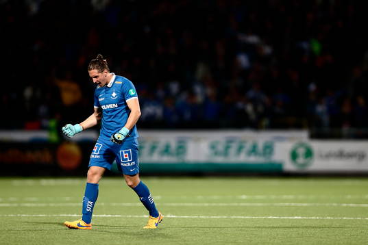 Norrköpings målvakt David Mitov Nilsson jublar