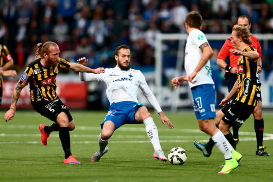 Norrköpings Emir Kujovic och Häckens Emil Wahlström i