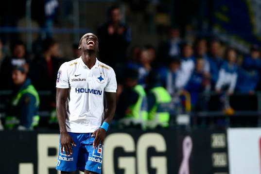Norrköpings Alhaji Kamara firar