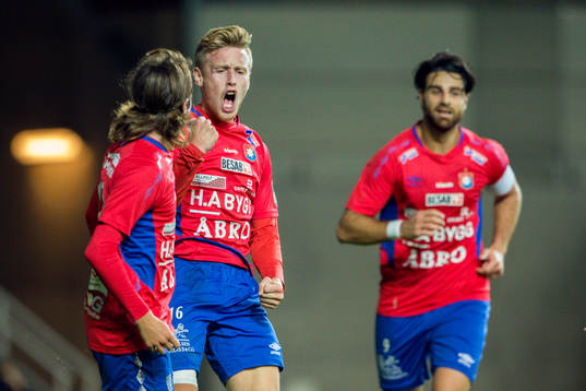 Örgrytes Sebastian Olsson jublar