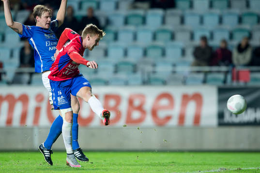 Örgrytes Sebastian Ohlsson skjuter 3-1