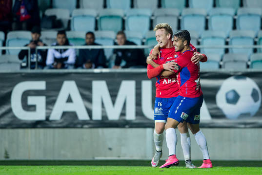Örgrytes Sebastian Ohlsson firar sitt 3-1 mål ihop med