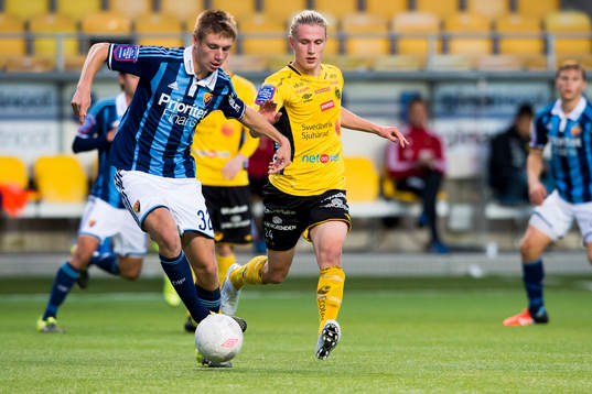 Djurgårdens Michael Jahn och Elfsborgs Viktor Götesson