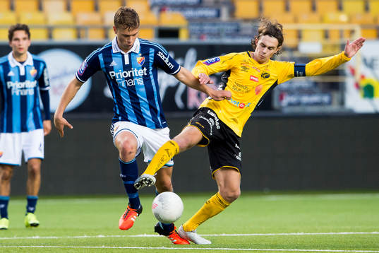Kamp mellan Djurgårdens Jesper Karlström och Elfsborgs
