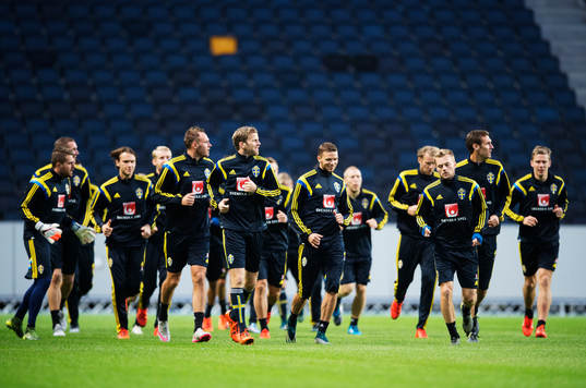 Sveriges spelare joggar