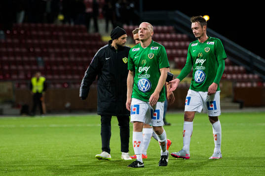 Jönköpings Viktor Rönneklev och Daryl Smylie deppar