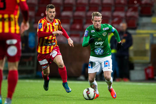 Syrianskas Daniel Bennassar Nilsson jagar Jönköpings