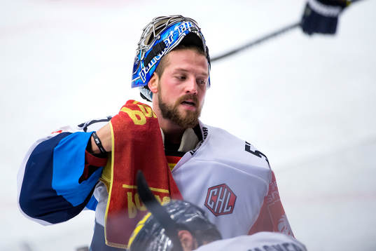 Ingolstadts målvakt Timo Pielmeier deppar