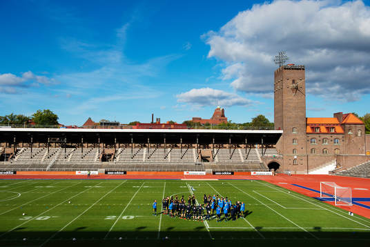 Stockholms stadion med en plan ritad för amerikansk fotboll
