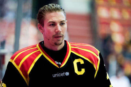 Brynäs Anton Rödin före ishockeymatchen i SHL mellan