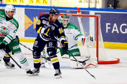 s Martin Thörnberg och Rögles målvakt Oscar Dansk