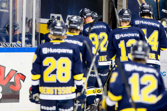 s spelare lämnar isen