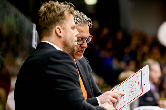 Karlskronas tränare Per Hånberg  och assisterande