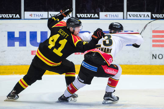 Brynäs Greg Scott och Luleås Lucas Wallmark