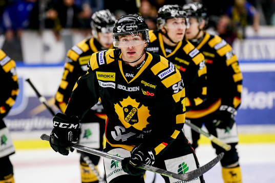 Skellefteås Adam Pettersson  jublar