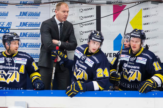s tränare Johan Lindbom