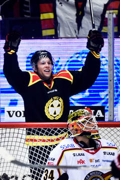 Brynäs Greg Scott jublar
