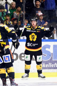Skellefteås Martin Lundberg jublar