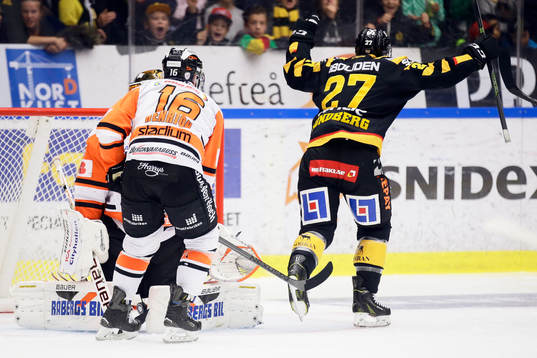 Skellefteås Martin Lundberg jublar
