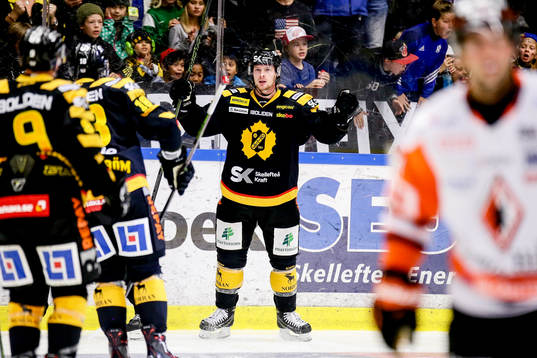Skellefteås Martin Lundberg jublar
