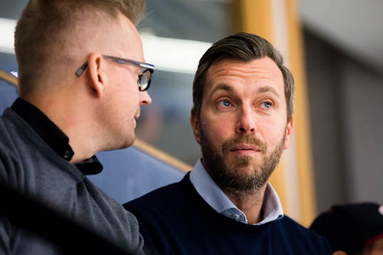 s assisterande sportchef Johan Davidsson och sportchef