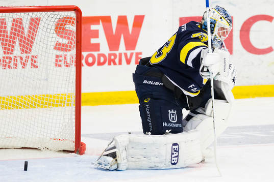 s målvakt Fredrik Pettersson-Wentzel deppar