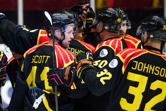 Brynäs Greg Scott jublar