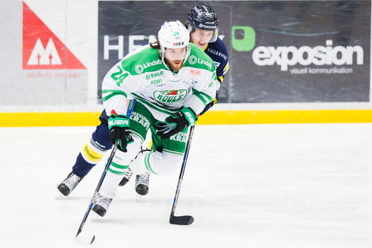 s Niklas Hansson jagar Rögles Alex Aleardi