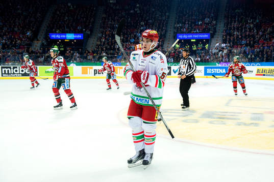 Modos Emil Djuse deppar