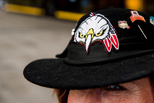 Malmö Redhawks emblem på en hatt