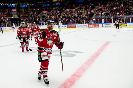 Malmö Redhawks Jens Olsson jublar