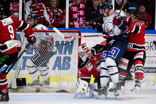 Malmö Redhawks målvakt Jonas Gunnarsson deppar