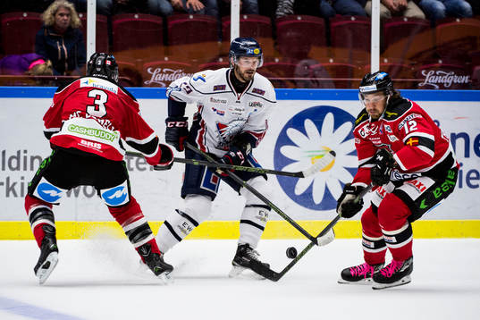 Linköpings Niklas Persson (m) mot Malmö Redhawks Kent