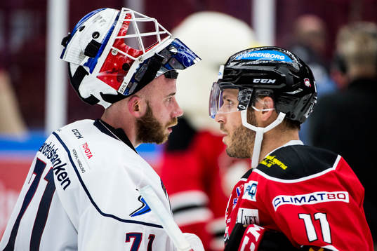 Linköpings målvakt David Rautio och Malmö Redhawks Joey