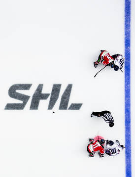 Tekning mellan Malmö Redhawks Stefan Warg och Joey Tenute