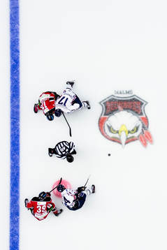 Tekning mellan Malmö Redhawks Andreas Thuresson och Eric