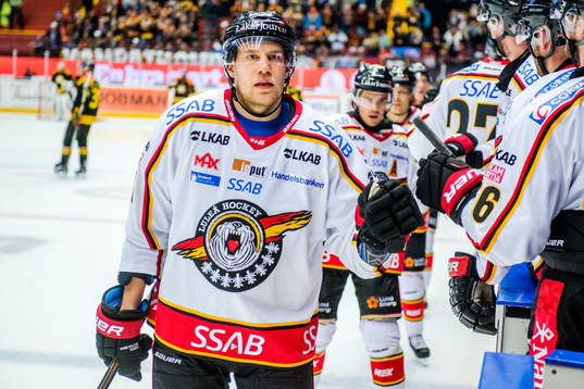 Luleås Ilari Melart jublar