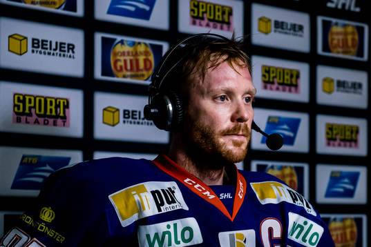 Växjös Liam Reddox blir intervjuad