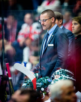 Färjestads tränare Tommy Samuelsson deppar