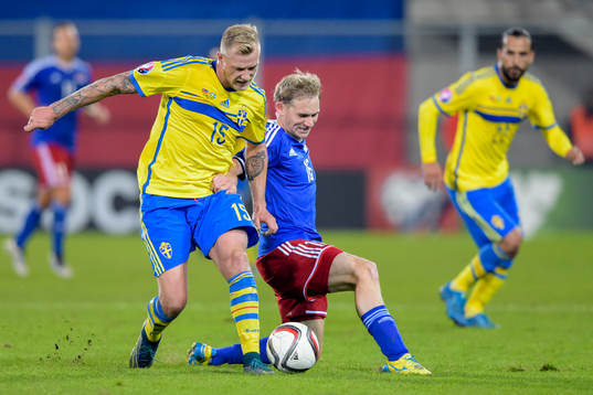 Sveriges John Guidetti och Liechtensteins Martin Rechsteiner
