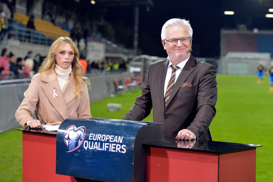 s Karin Frick och Hasse Backe