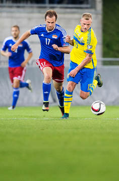 Liechtensteins Robin Gubser och Sveriges John Guidetti