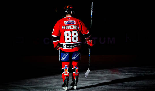 Örebros Jakub Petruzalek