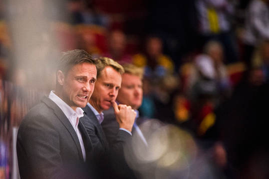 Frölundas tränare Roger Rönnberg  deppar