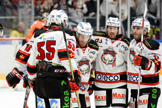 Malmö Redhawks Jens Olsson har gjort 1-0 till Malmö