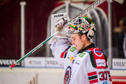 Frölundas målvakt Johan Gustafsson deppar